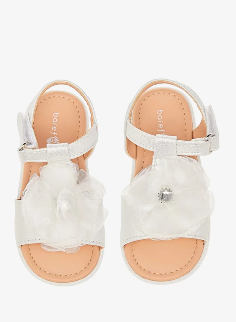 بيرفيت صنادل بناتي بتطريز زهور وإغلاق بشريط لاصق