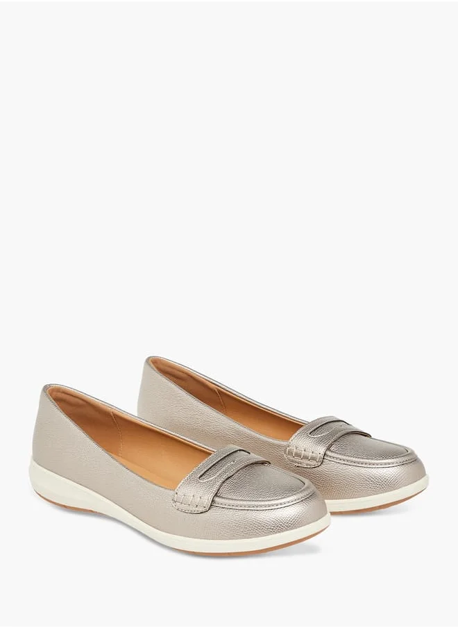 لو كونفورت Women Cutout Detail Slip-On Moccasins