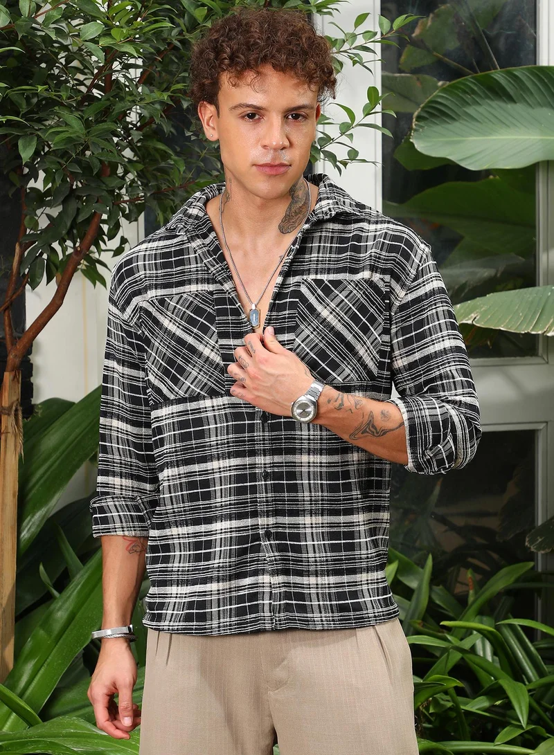 كامبوس سوترا قميص كاروهات كبير الحجم بتصميم عملي