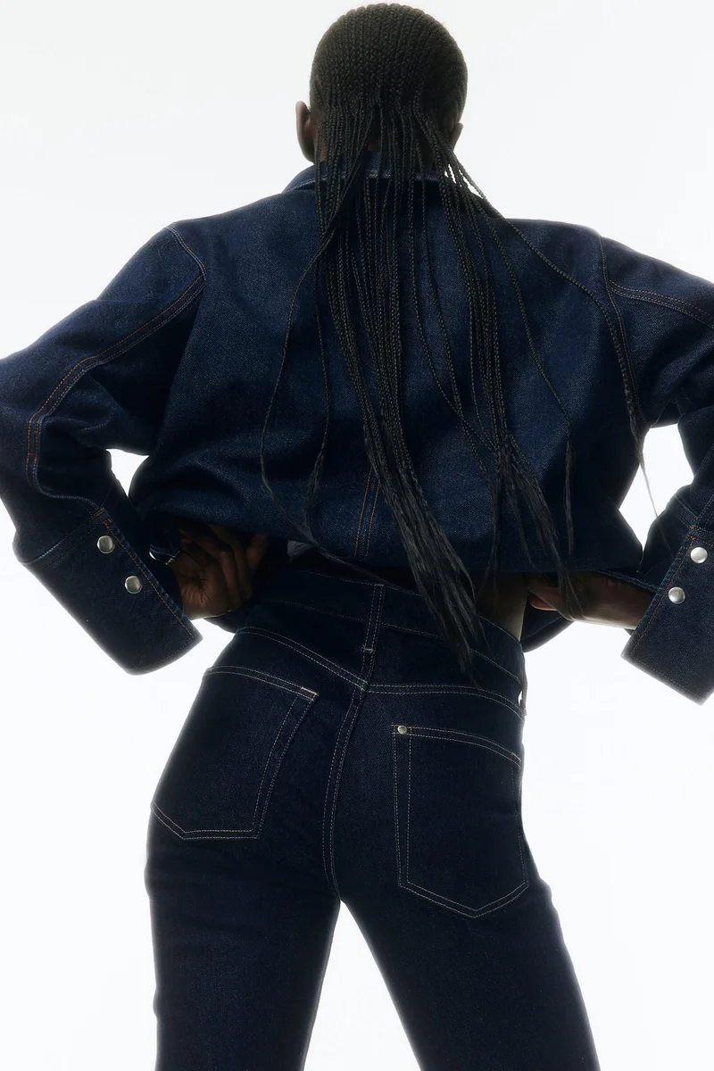 اتش اند ام جينز بقصّة حافة واسعة وخصر عالي