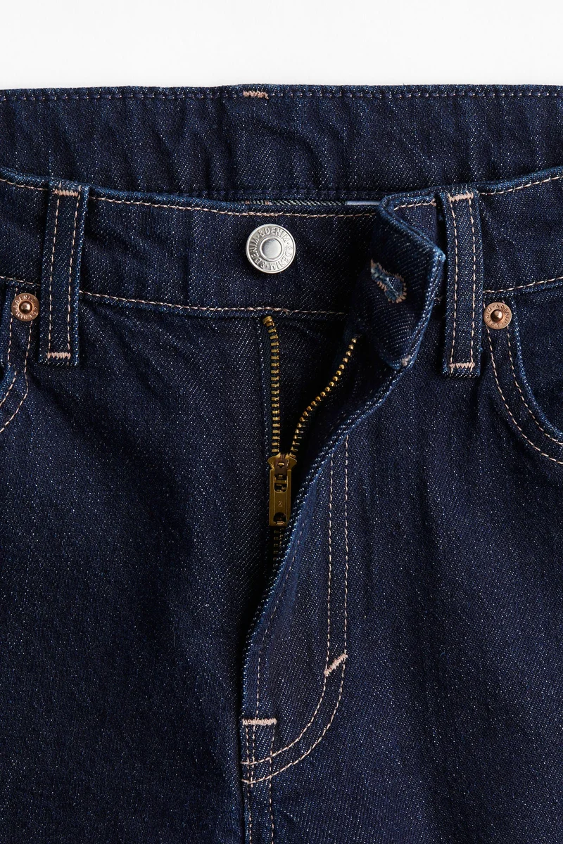 اتش اند ام جينز بقصّة حافة واسعة وخصر عالي