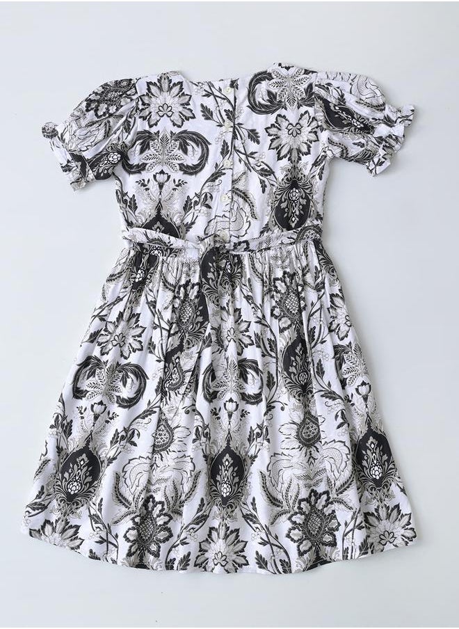 BELLA MODA All-Over Print Fit and Flare Dress with Short Sleeves by Styli  - Image 3