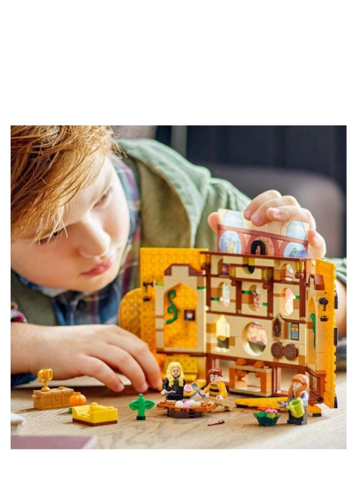 Y&D Harry Potter Hufflepuff House Banner, Hogwarts Castle Common RoomBuilding block  Toy or Wall Decoration Set with 3 Minifigures and Mandrake Collectable Travel Toys for Kids  Boys and Girls - Image 4