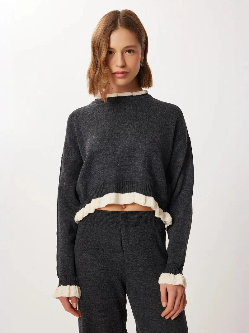 إسطنبول الساحرة ISTANBUL Ruffle Detailed Sweater and Wide Leg Pants Co-ord Set