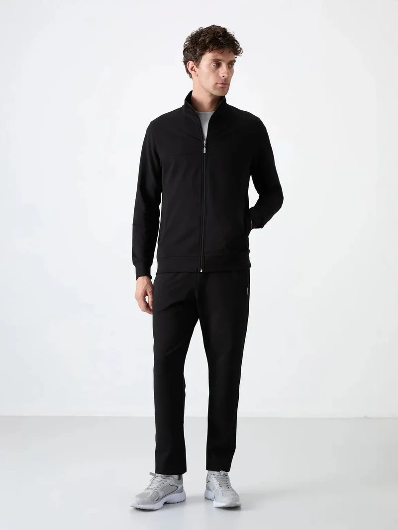 تومي لايف TOMMY Men's Relaxed Fit Zip-collar Sweatshirt And Pants Set