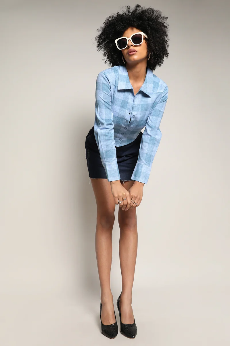 كامبوس سوترا Women's Blue Buffallo Check Cinched Cropped Shirt