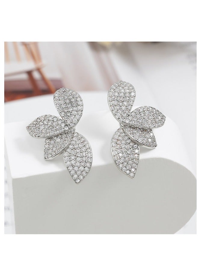 Rwnq Luxury Platinum Flower Earrings with Sparkling Zircon – Elegant and Distinctive Women's Earrings for Special Occasions and Sophisticated Evenings – A Perfect Gift that Reflects Luxury and Elegance. #Accessories #Jewelry #Women'sAccessories  - Image 3