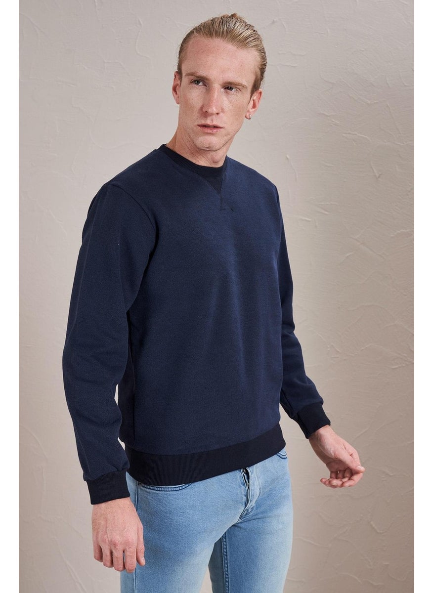 Tena Men's Navy Blue Crew Neck Front Triangle Stitched Ribbed Two Thread Sweatshirt  - Image 2