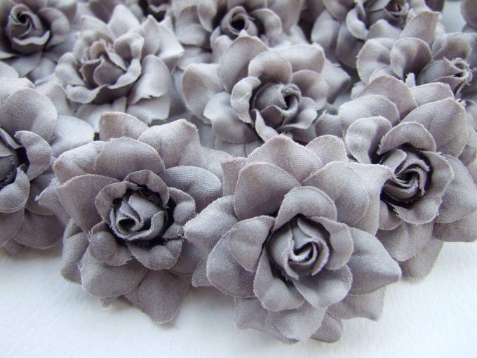 ARTIFICIAL FLOWER SILK HEAD GREY ROSES 50 PCS FAUX FLOWERS FAKE FLOWERS PERFECT FOR DIY WEDDING BACKDROP CENTERPIECES PARTY HOME HEADBAND ARRANGEMENT DECORATIONS SIZE 175 IN 175 INCH