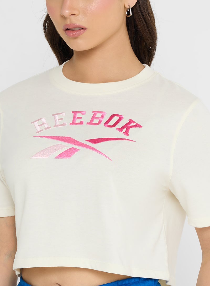 Reebok Iris 2 Crew Neck Cropped T-Shirt - Image 3