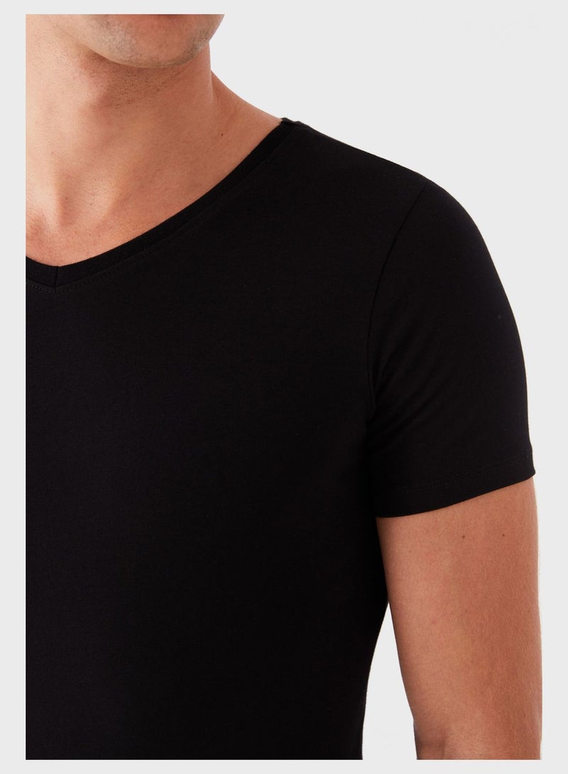 LC WAIKIKI Essential V-Neck T-Shirt - Image 4