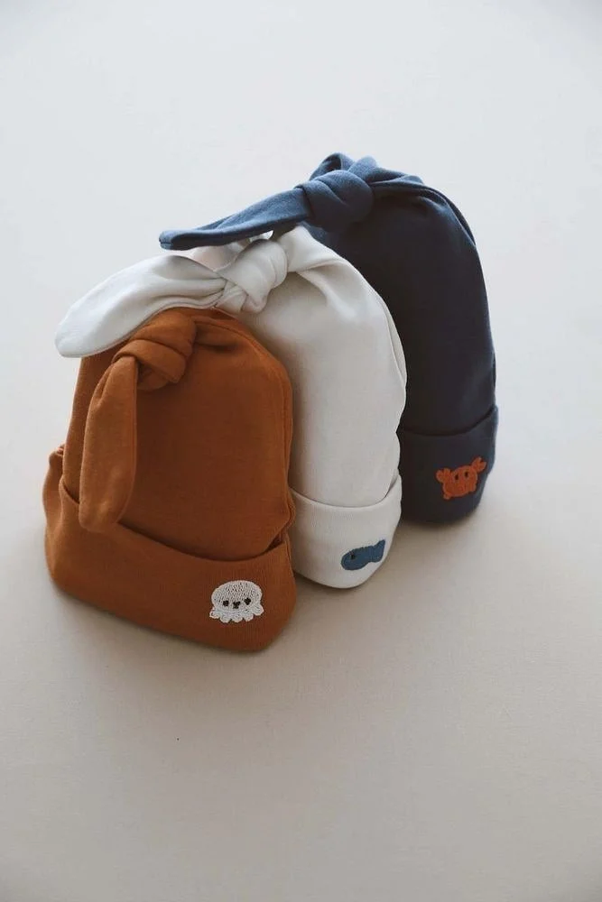 اوهلالا كوالا 3-Piece Newborn Embroidered Hat Model 4