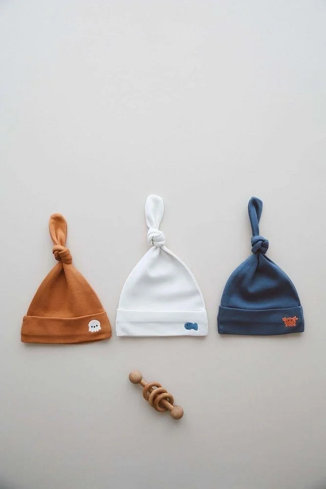 اوهلالا كوالا 3-Piece Newborn Embroidered Hat Model 4