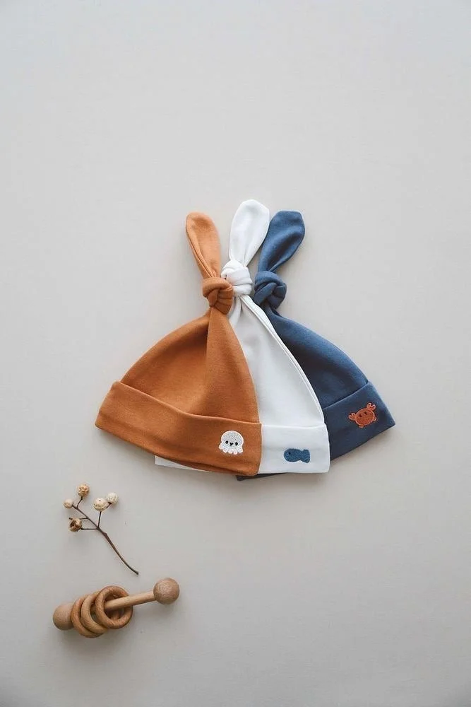 اوهلالا كوالا 3-Piece Newborn Embroidered Hat Model 4