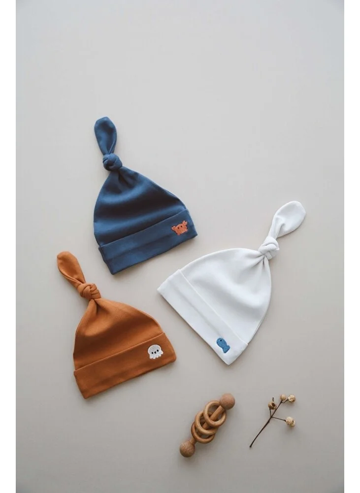 اوهلالا كوالا 3-Piece Newborn Embroidered Hat Model 4