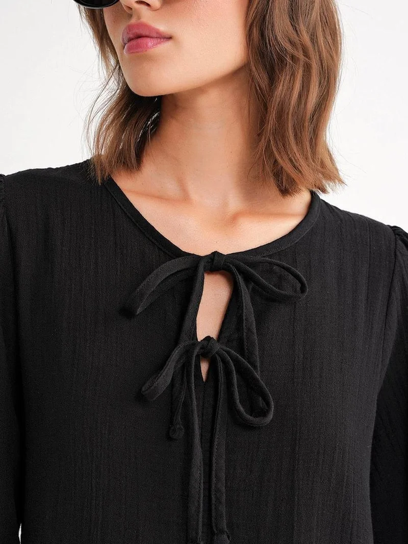 MixRay Mixray V-Neck Tie Closure Midi Dress