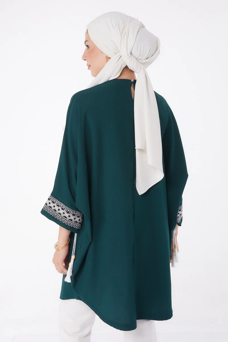 Tofisa Plain Crew Neck Women's Green Tassel Bat Sleeve Tunic - 13256