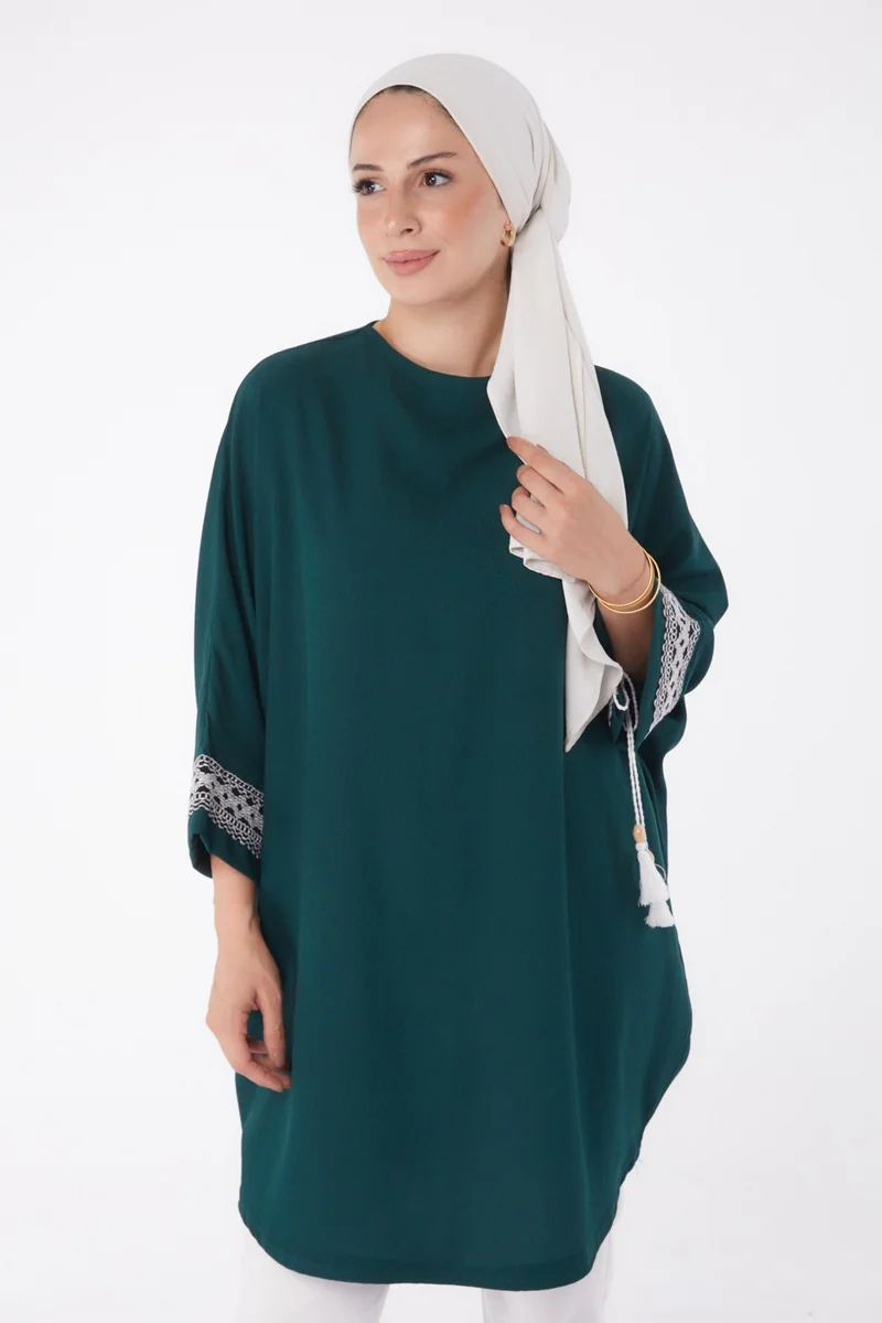 Tofisa Plain Crew Neck Women's Green Tassel Bat Sleeve Tunic - 13256