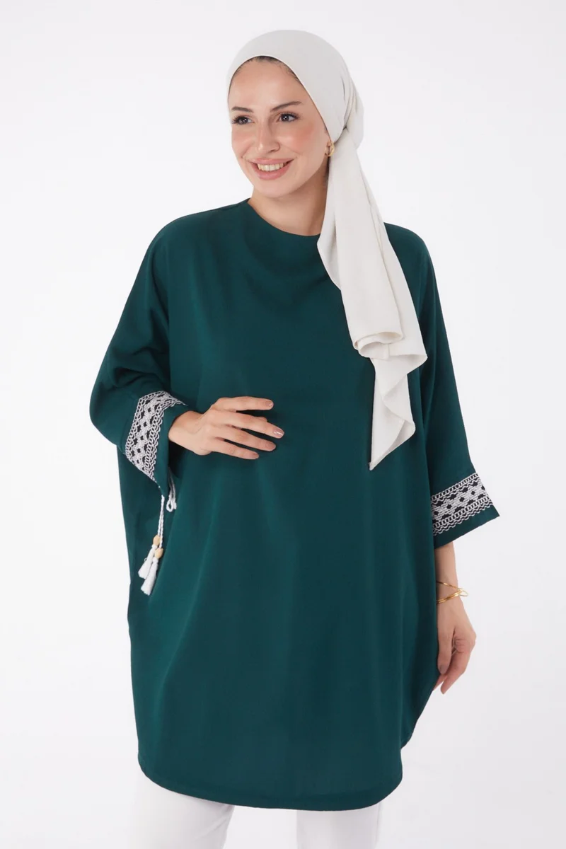 Tofisa Plain Crew Neck Women's Green Tassel Bat Sleeve Tunic - 13256