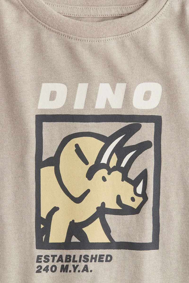 اتش اند ام تيشيرت قطني بتفاصيل زخرفية