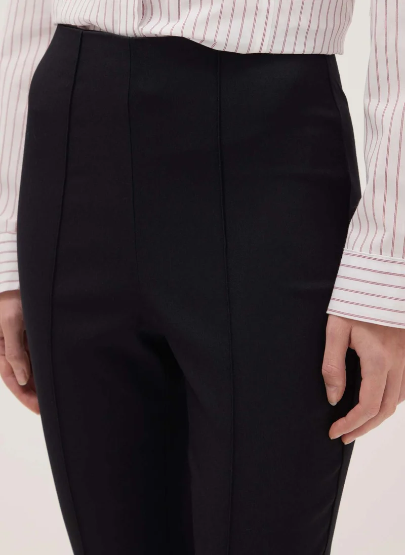 او في اس أوفيس بنطلون ضيق بقصة نحيفة