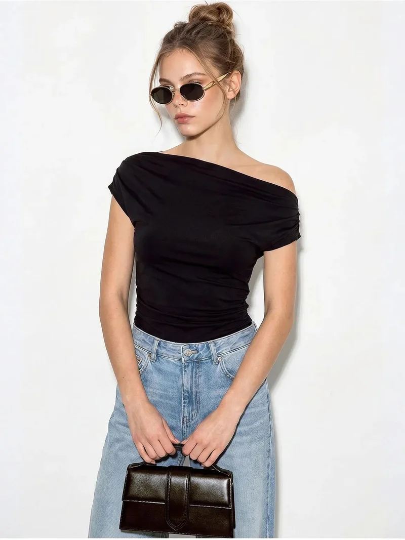بيانكو لوتشي LUCCI Sleeveless Cowl Neck Slim Fit Blouse