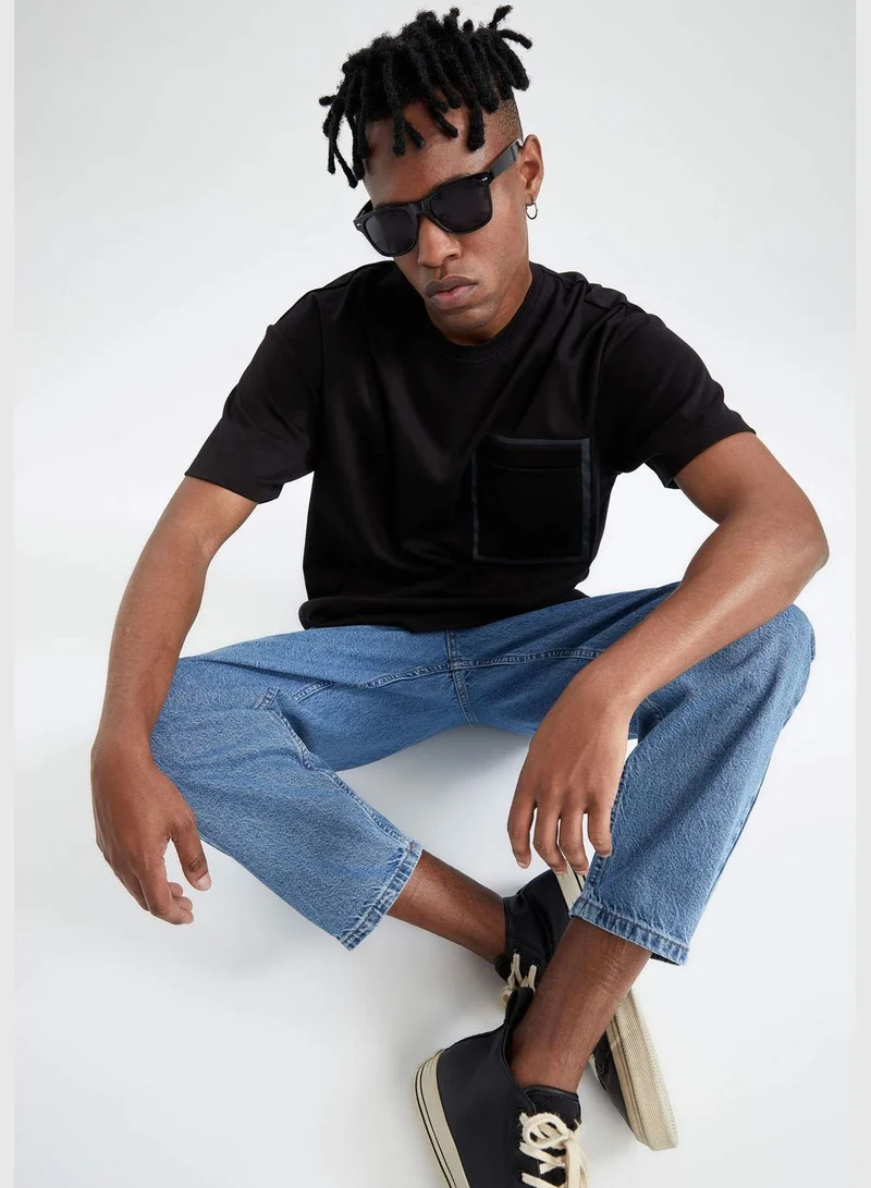 ديفاكتو Boxy Fit Short Sleeve One Side Pocket T-Shirt