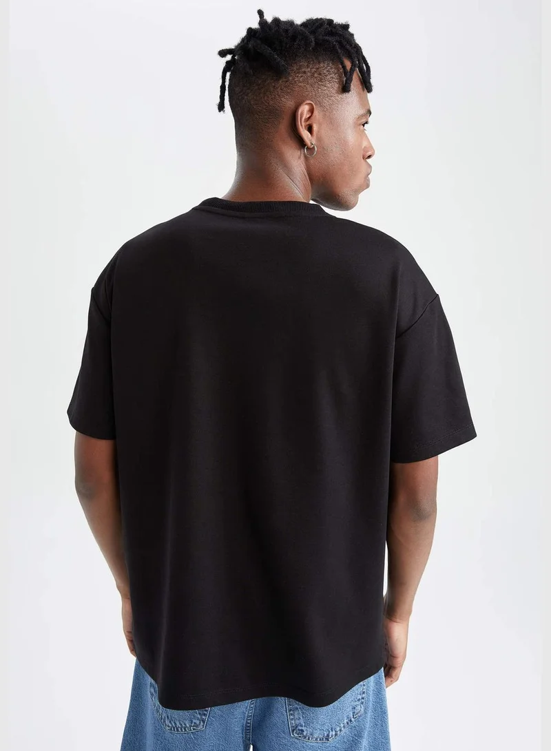 ديفاكتو Boxy Fit Short Sleeve One Side Pocket T-Shirt