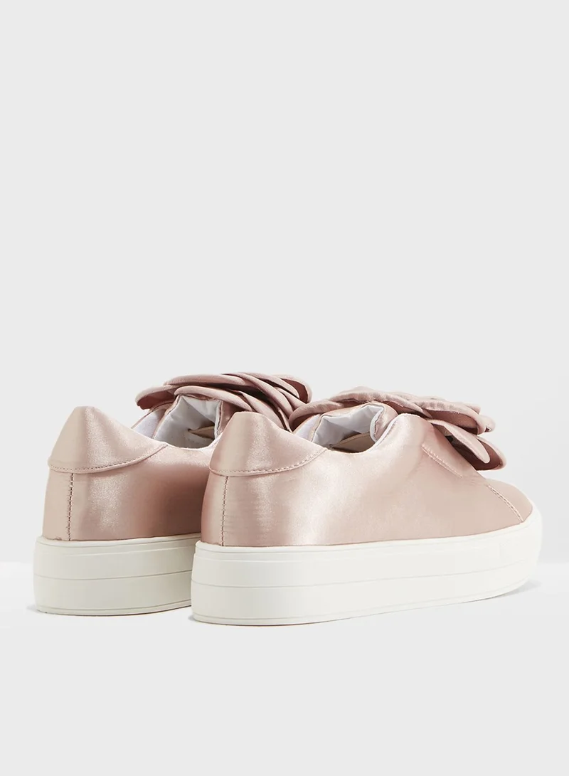 LOST INK Seline Oversized Flower Plimsoll