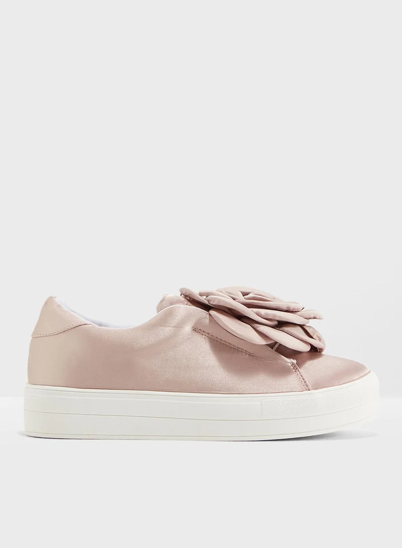 LOST INK Seline Oversized Flower Plimsoll