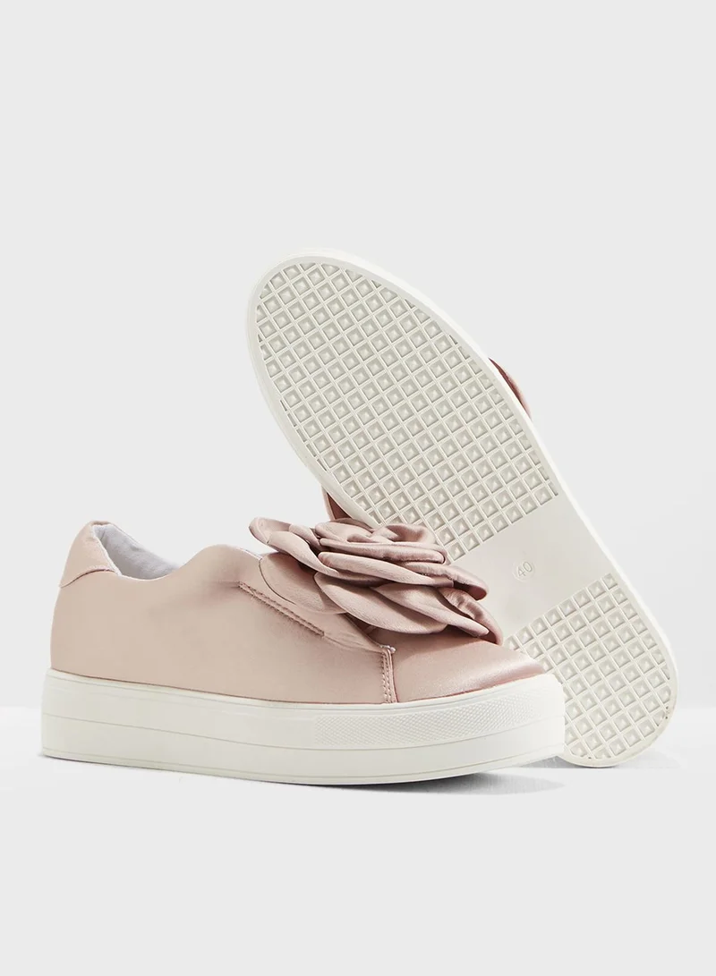 LOST INK Seline Oversized Flower Plimsoll