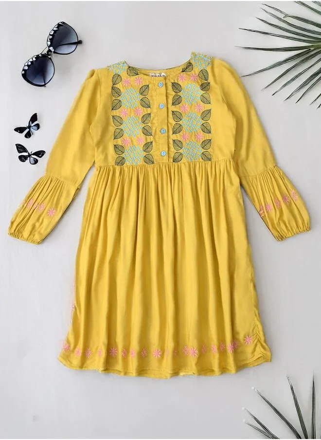 بيلا مودا Bella Moda Embroidered 3/4 Sleeves Cotton Dress with Button Front