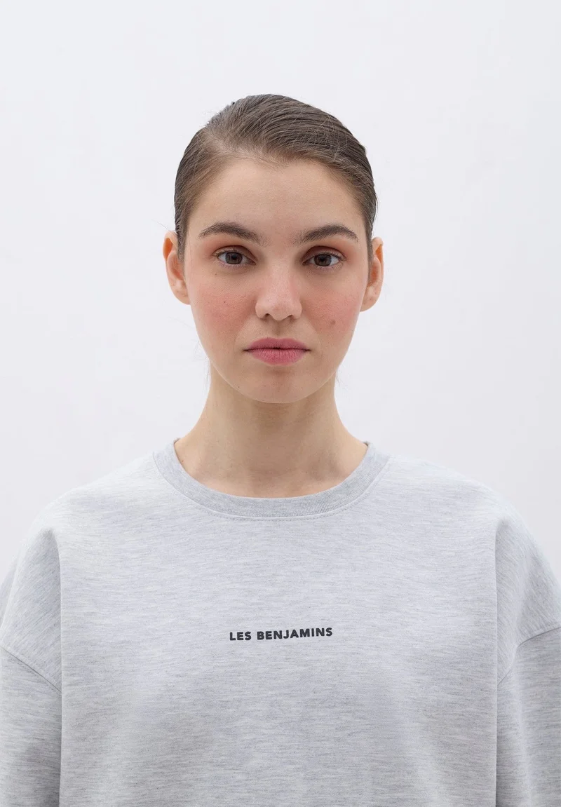 ليس بنجامنز سويت شيرت ٤٠٥