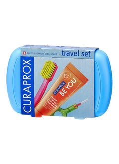 CURAPROX مجموعة السفر باللون الأزرق. تتضمن المجموعة فرشاة أسنان للسفر CS 5460، ومعجون أسنان بي يو 10 مل، وفرشاة إنتردينتال CPS prime 07، وCPS prime 09.  - Image 1