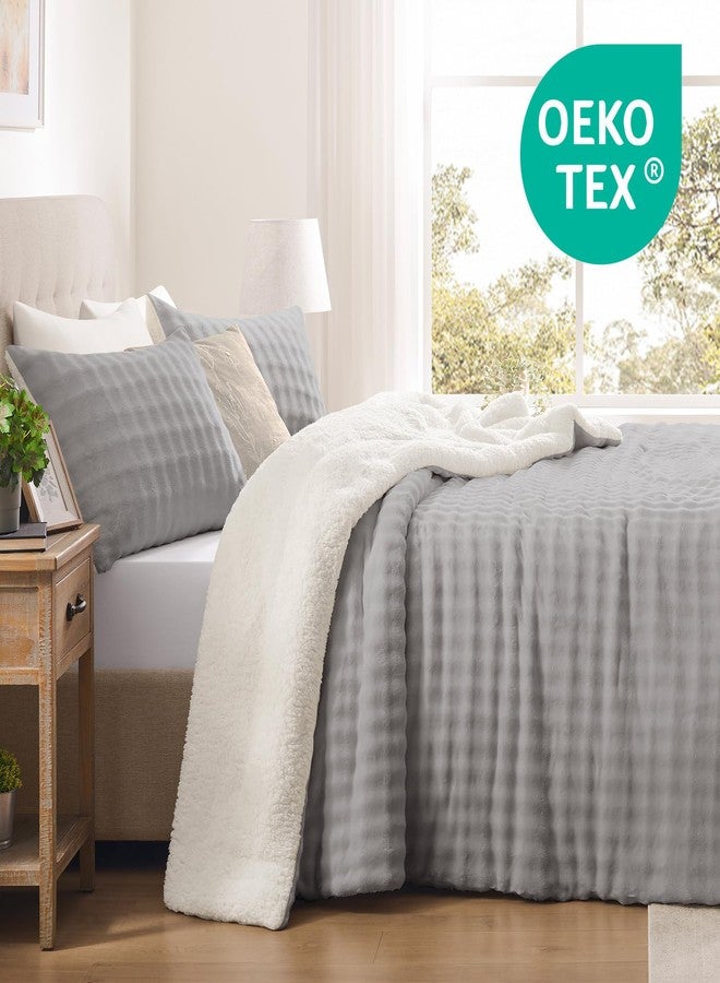 downluxe Micromink Sherpa King Comforter Set - Fluffy Bedding Gray 3D Puff Grid, Ultra Soft & Warm Plush Comforter for Winter (1 Comforter, 2 Pillowcases) - Image 4