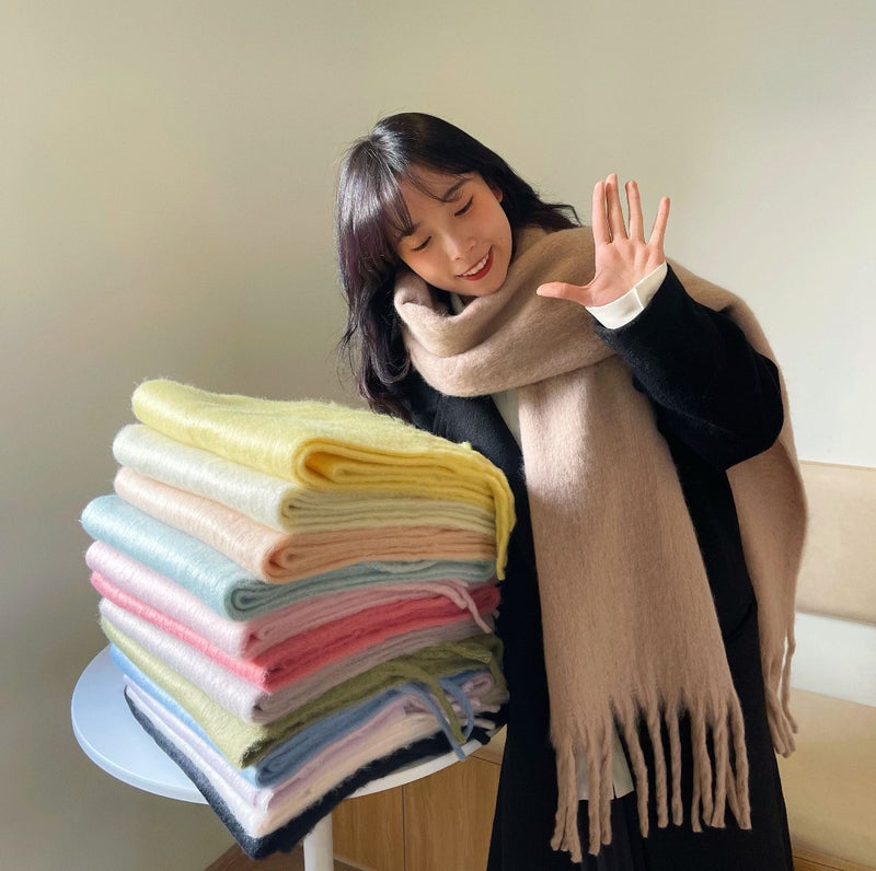 Solid Color Scarf Winter Women'S High Sense Style Black And White Plaid Student Warm Thickened Scarf - Image 3