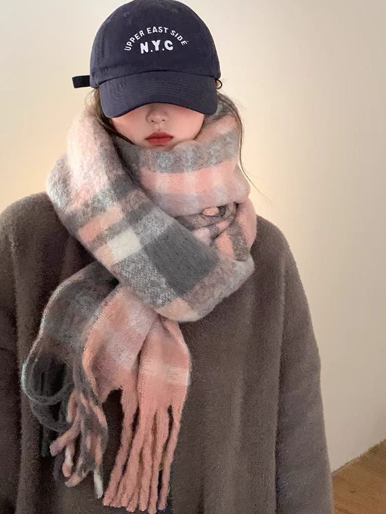 Solid Color Scarf Winter Women'S High Sense Style Black And White Plaid Student Warm Thickened Scarf - Image 1