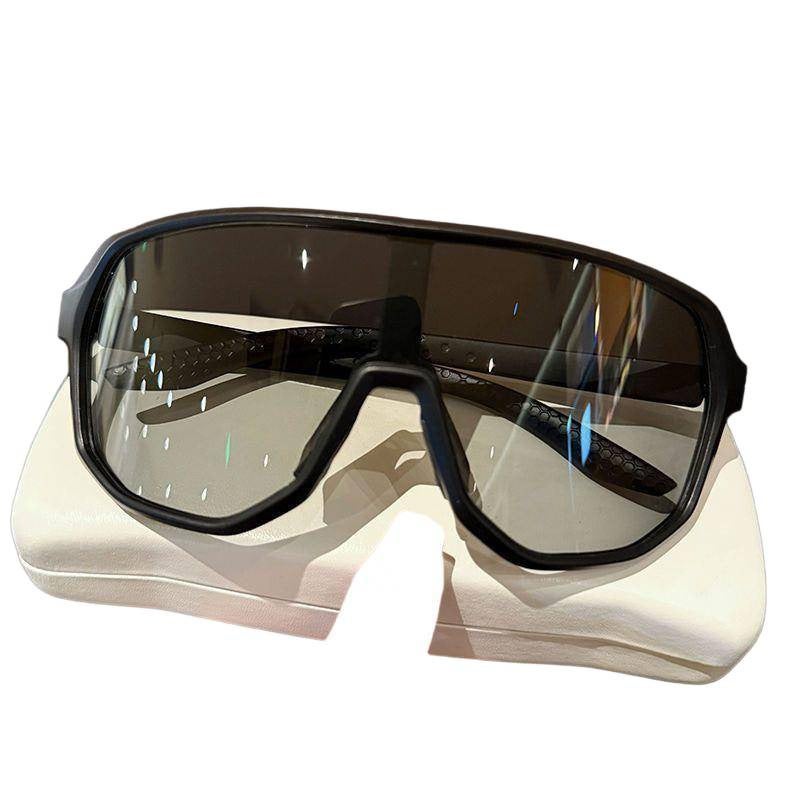 Outdoor Cycling Polarized Sunglasses Photochromic Windproof Goggles - Image 4
