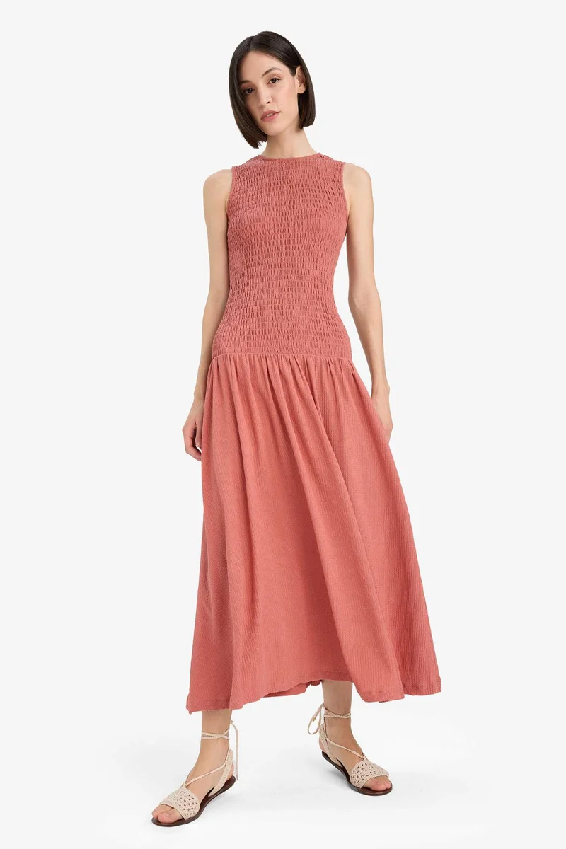 ديفاكتو Crew Neck Midi Dress