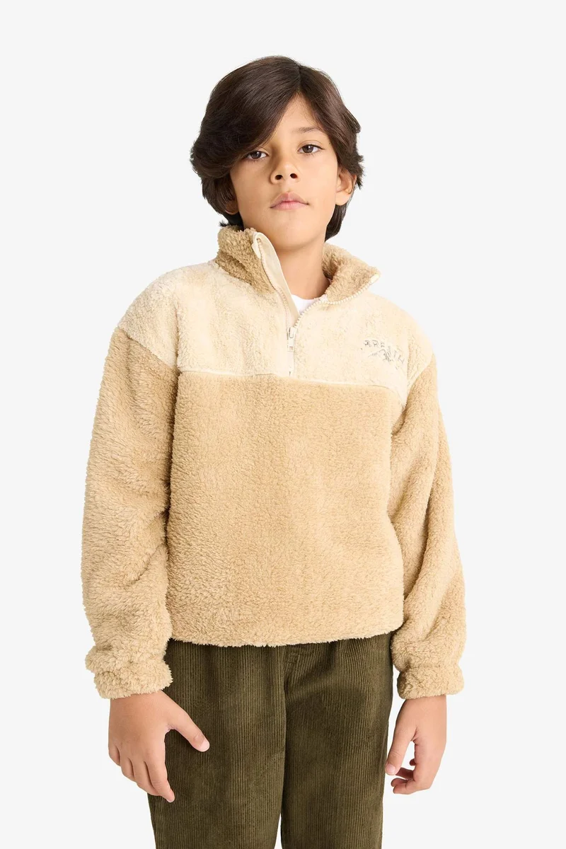 ديفاكتو Regular Fit Embroidered Zip-Up Sweatshirt