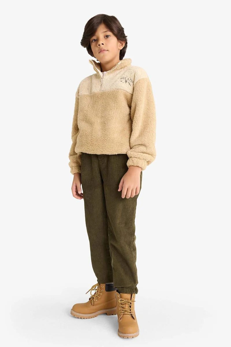 ديفاكتو Regular Fit Embroidered Zip-Up Sweatshirt