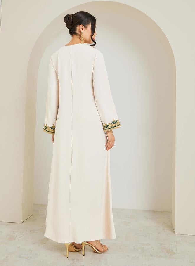 جلابية بتطريز ذهبي