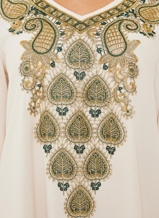 جلابية بتطريز ذهبي