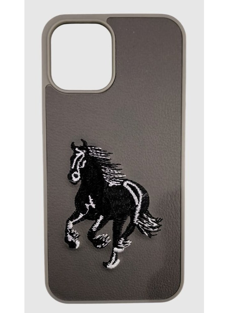 كيس جراب هاتف مضاد للصدمات بتصميم تطريز حصان لهاتف آيفون 14 برو ماكس باللون رمادي داكن