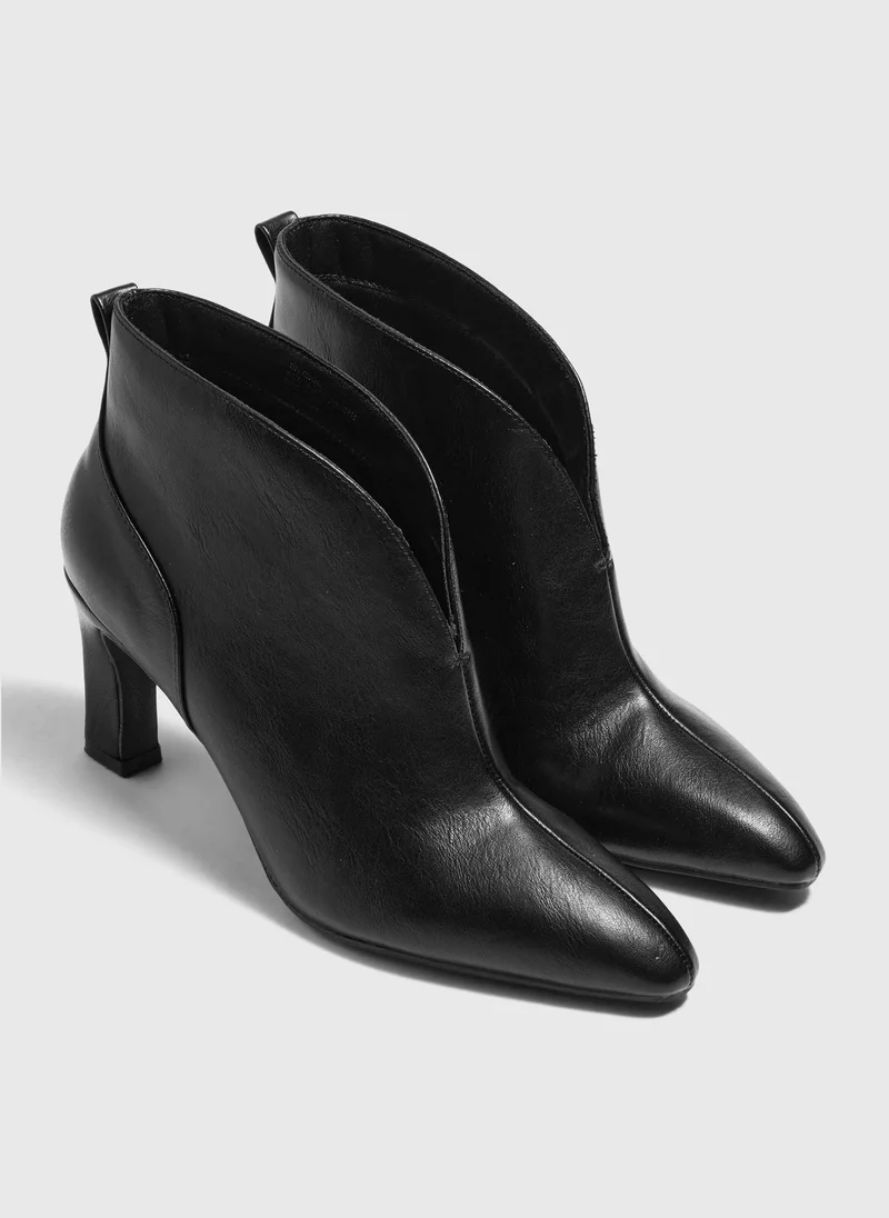 ماتلان Black Heeled Ankle Boot