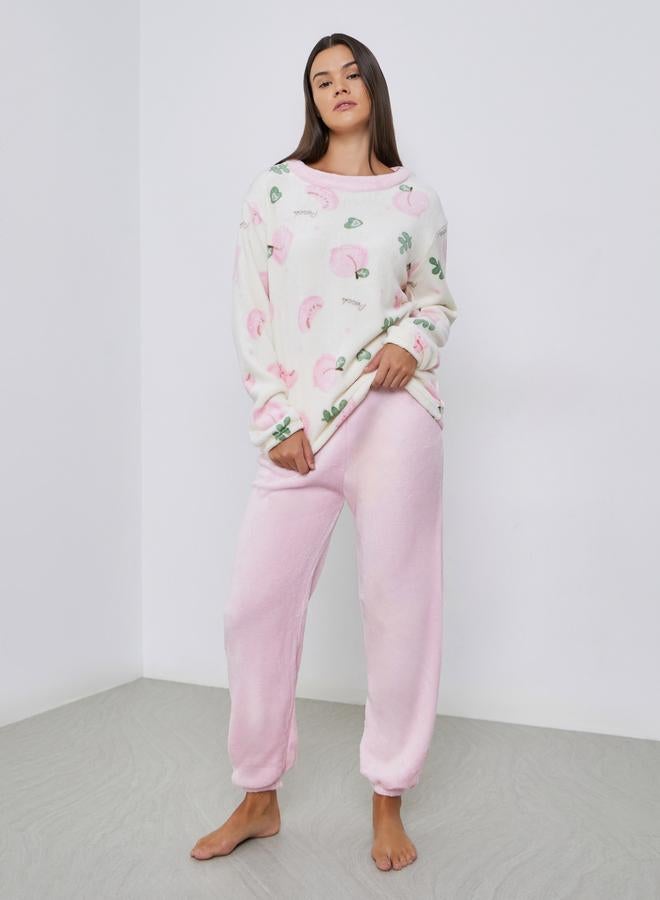 ستايلي طقم بيجاما من بنطال بأساور مع بلوزة فليس بطبعة خوخ - Image 1