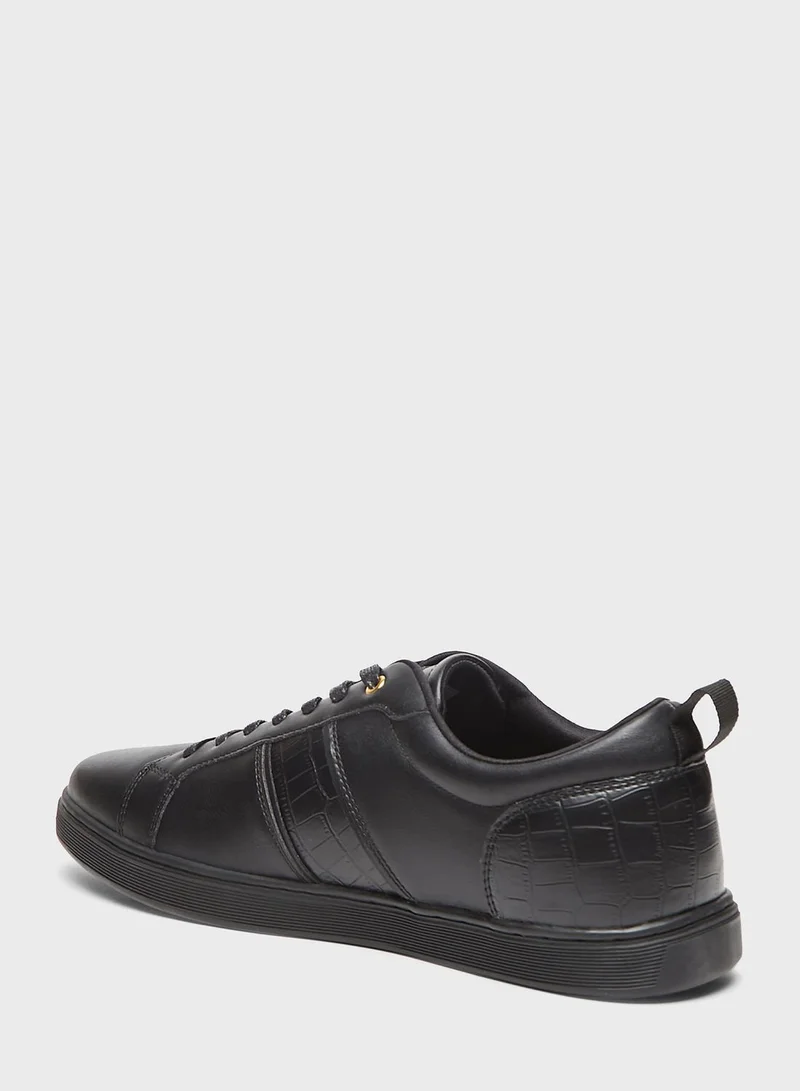 شو اكسبرس Casual Low Top Sneakers