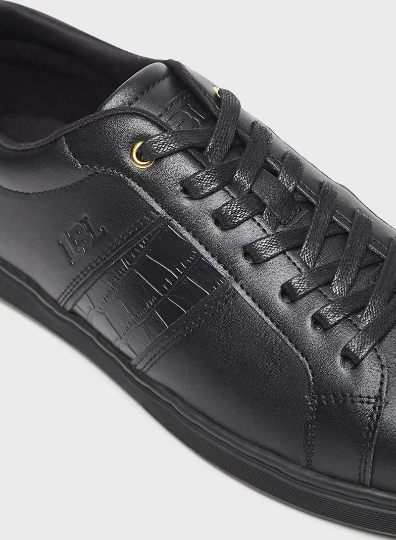 شو اكسبرس Casual Low Top Sneakers