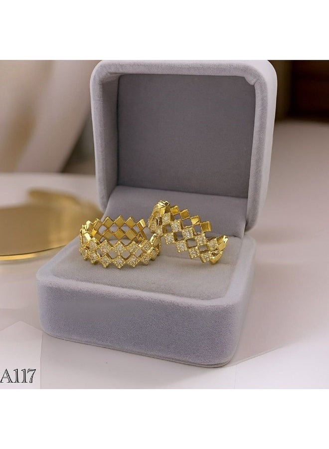3Diamonds Gold Plated Women’s Band – Interlock Design with Sparkling Zircon Stones  - Image 1