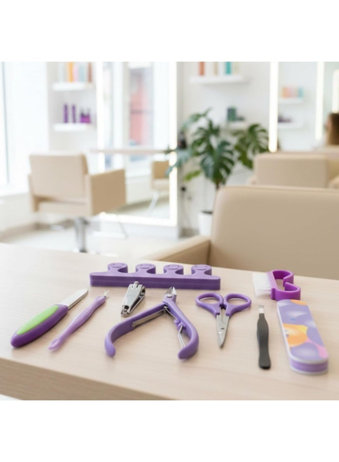 مجموعة عناية متكاملة للأظافر والباديكير المنزلية باللون البنفسجي تشمل 8 أدوات أساسية: فواصل أصابع القدم المرحّة على شكل وجوه، فرشاة أظافر لتنظيف الأظافر واليدين، مبرد أظافر معدني لتشكيل الأظافر بدقة، أداة دفع وإزالة الجلد الميت للباديكير والمانيكير، قصافة أظافر معدنية كلاسيكية، قصافة جلد ميت دقيقة، مقص أظافر صغير بأمان، ملقط دقيق للاستخدامات الدقيقة، ومبرد أظافر كرتوني/رملي لتنعيم حواف الأظافر – مجموعة عملية وعصرية مثالية للاستخدام المنزلي والشخصي لجميع أنواع الأظافر واليدين والقدمين - Image 2